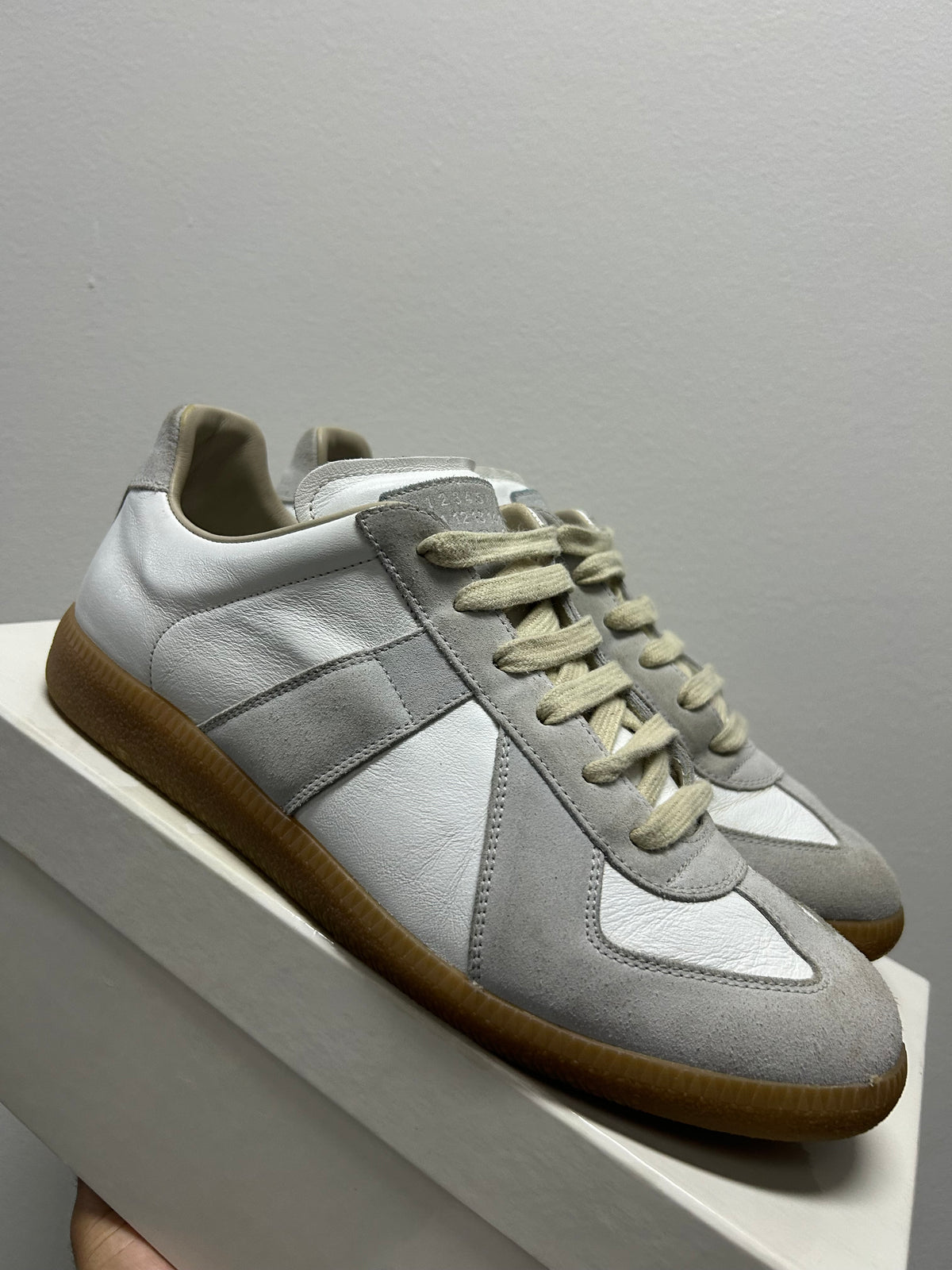 MAISON MARGIELA GAT 'WHITE'