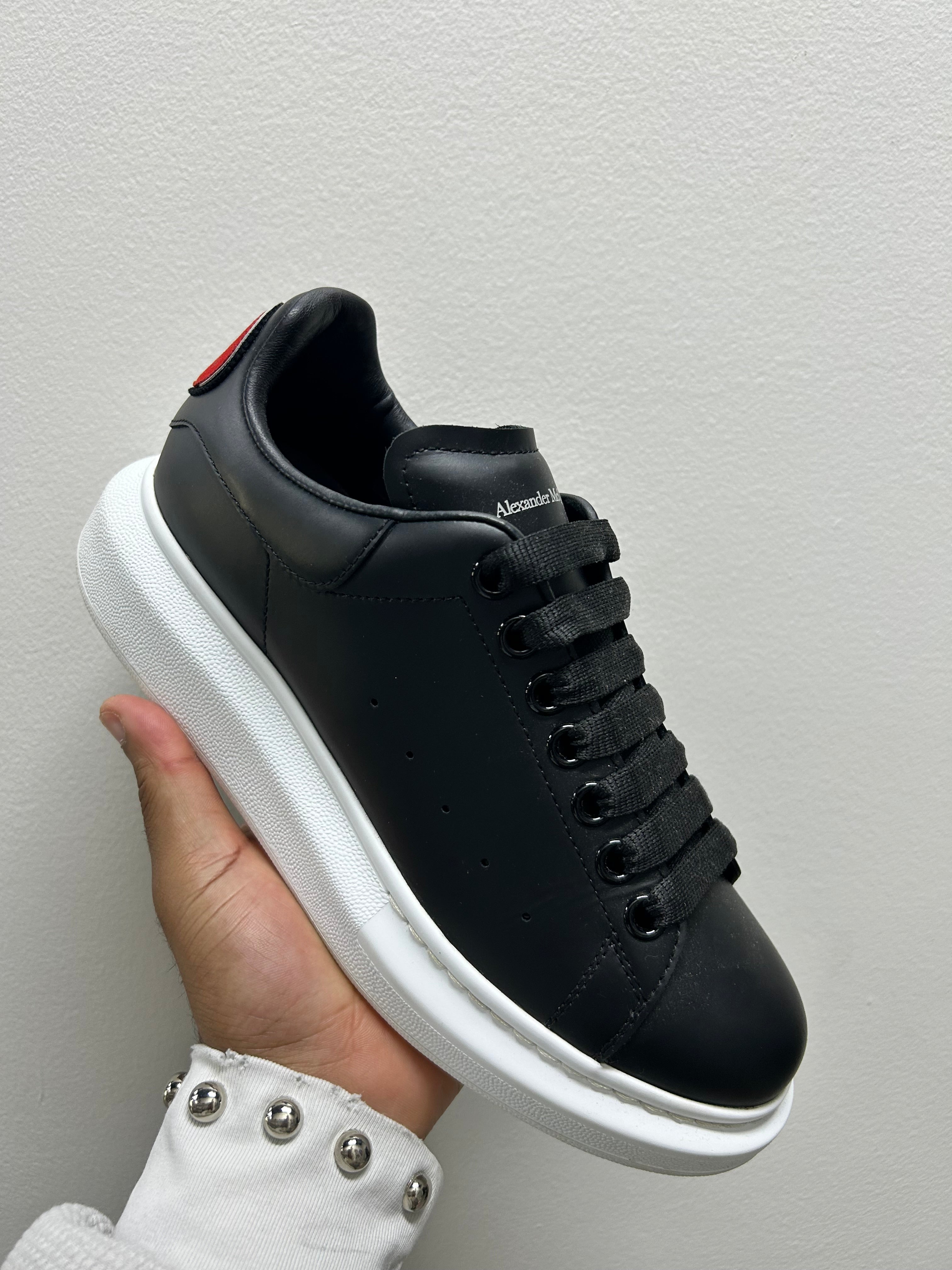 Alexander McQueen Wmns Oversized Sneaker Heart - Black Red