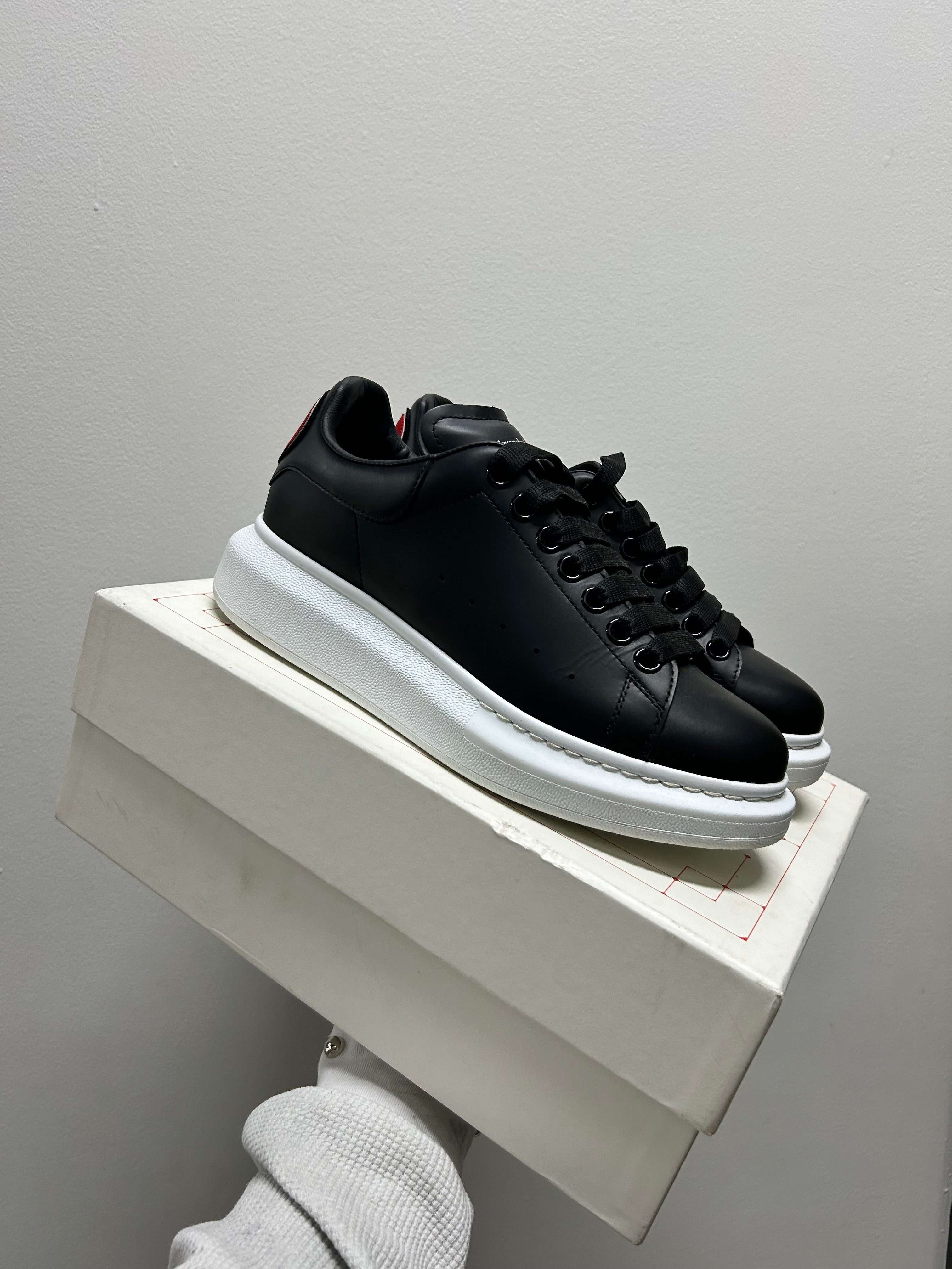 Alexander McQueen Wmns Oversized Sneaker Heart - Black Red