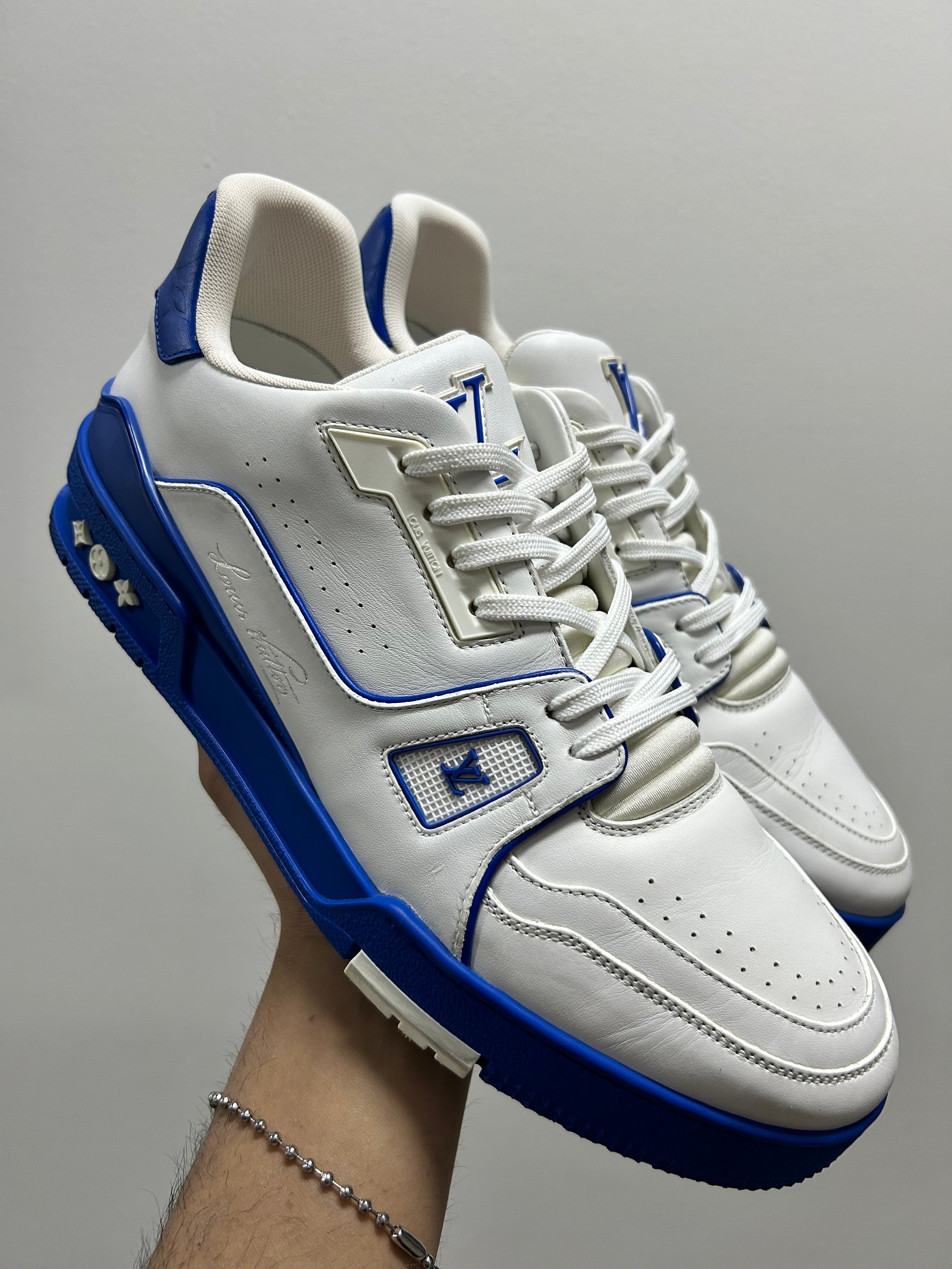 Louis Vuitton Trainer Low Signature - White Blue