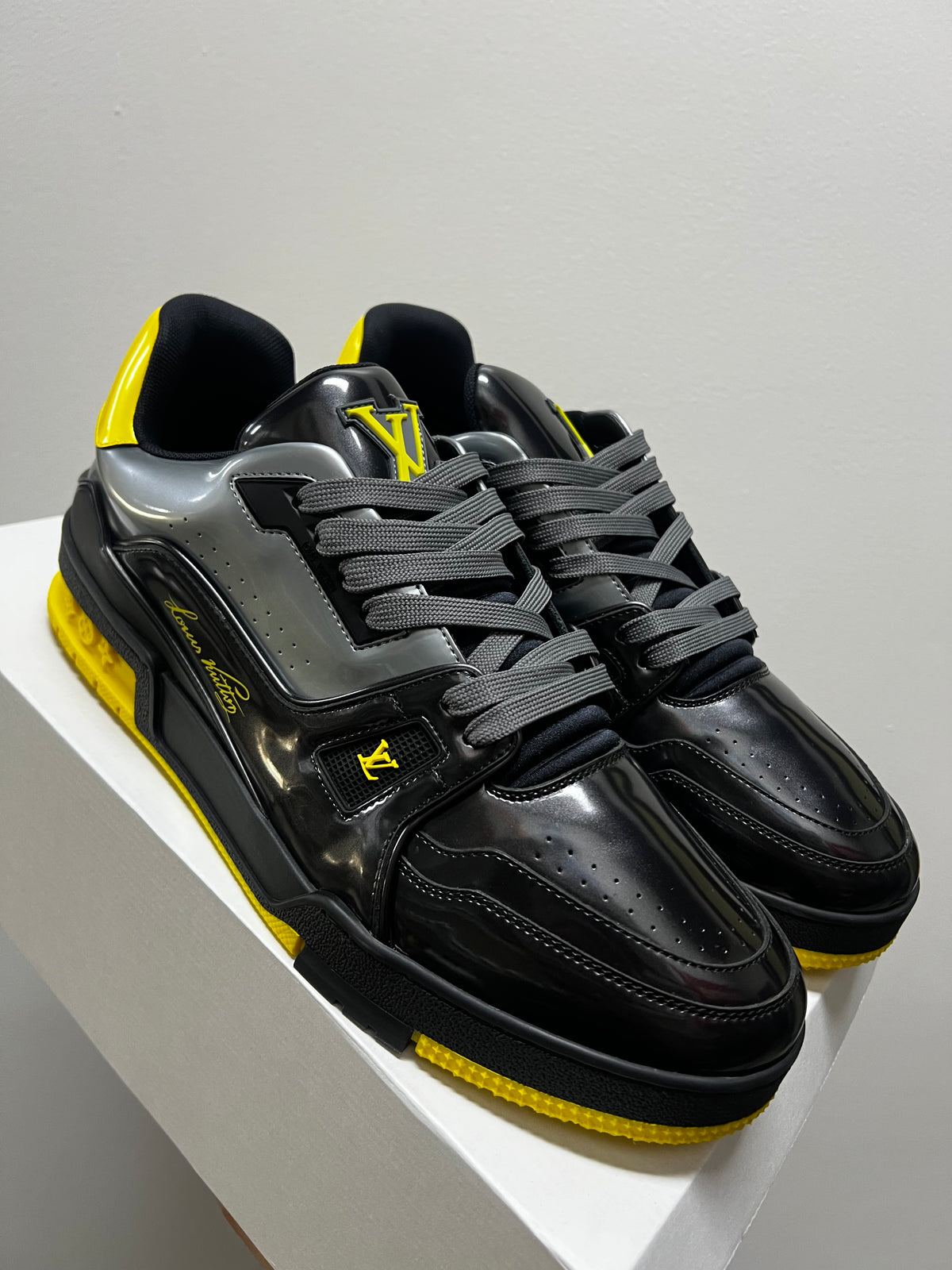 Louis Vuitton Trainer Black Yellow