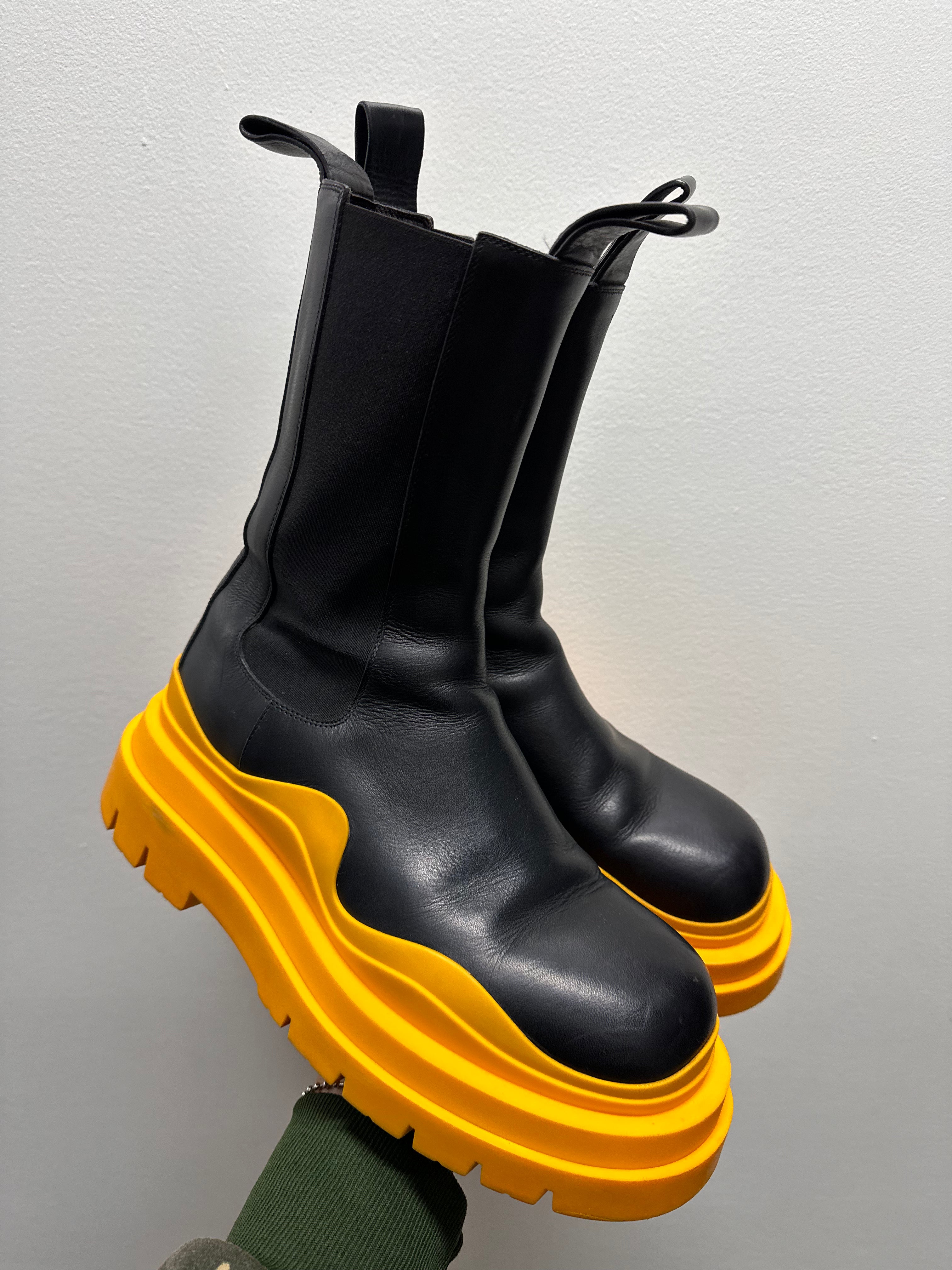 Bottega Veneta Leather Tire Chunky-Sole Chelsea Boot Black Tangerine