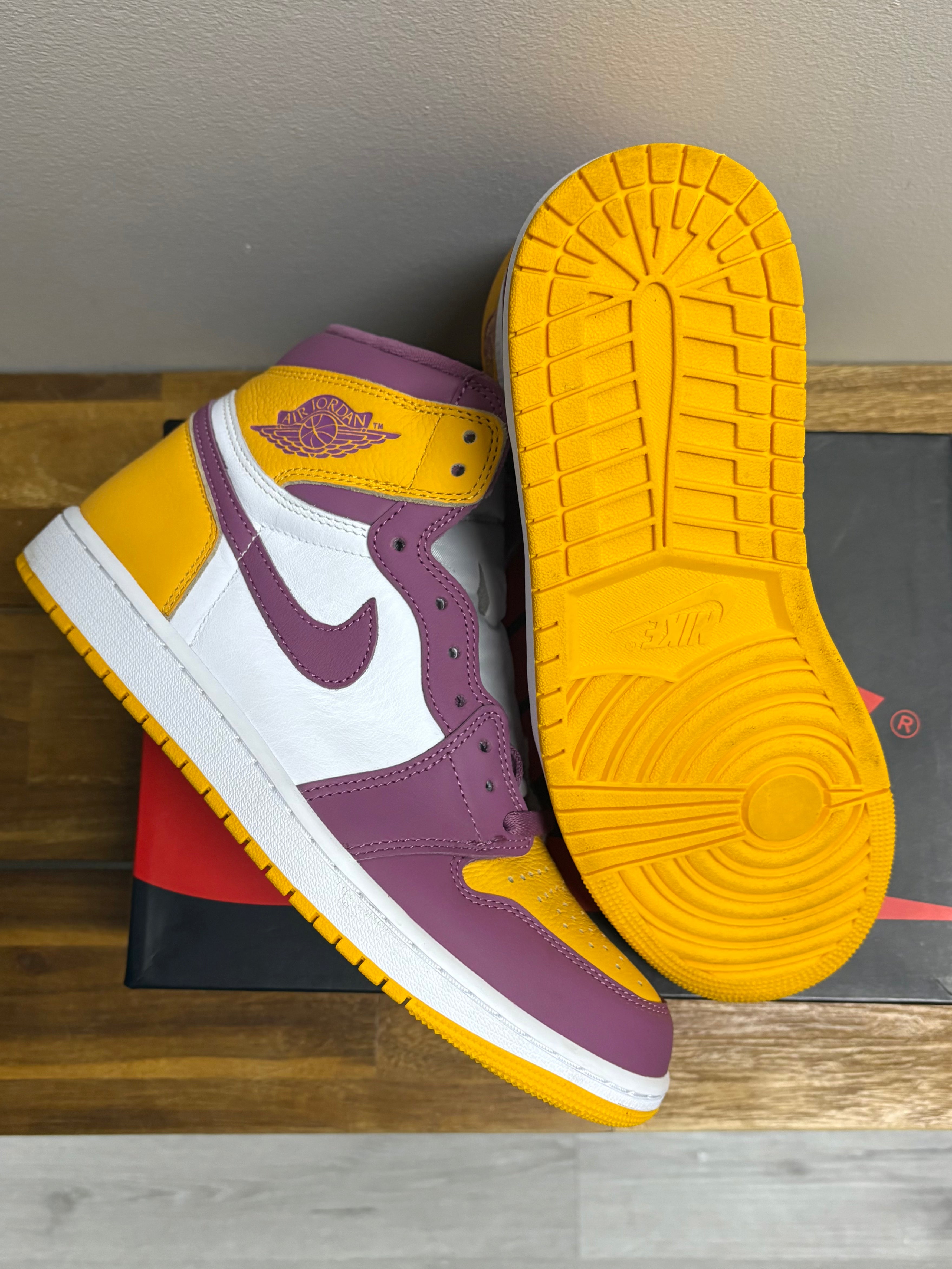 Air Jordan 1 Retro High OG Brotherhood