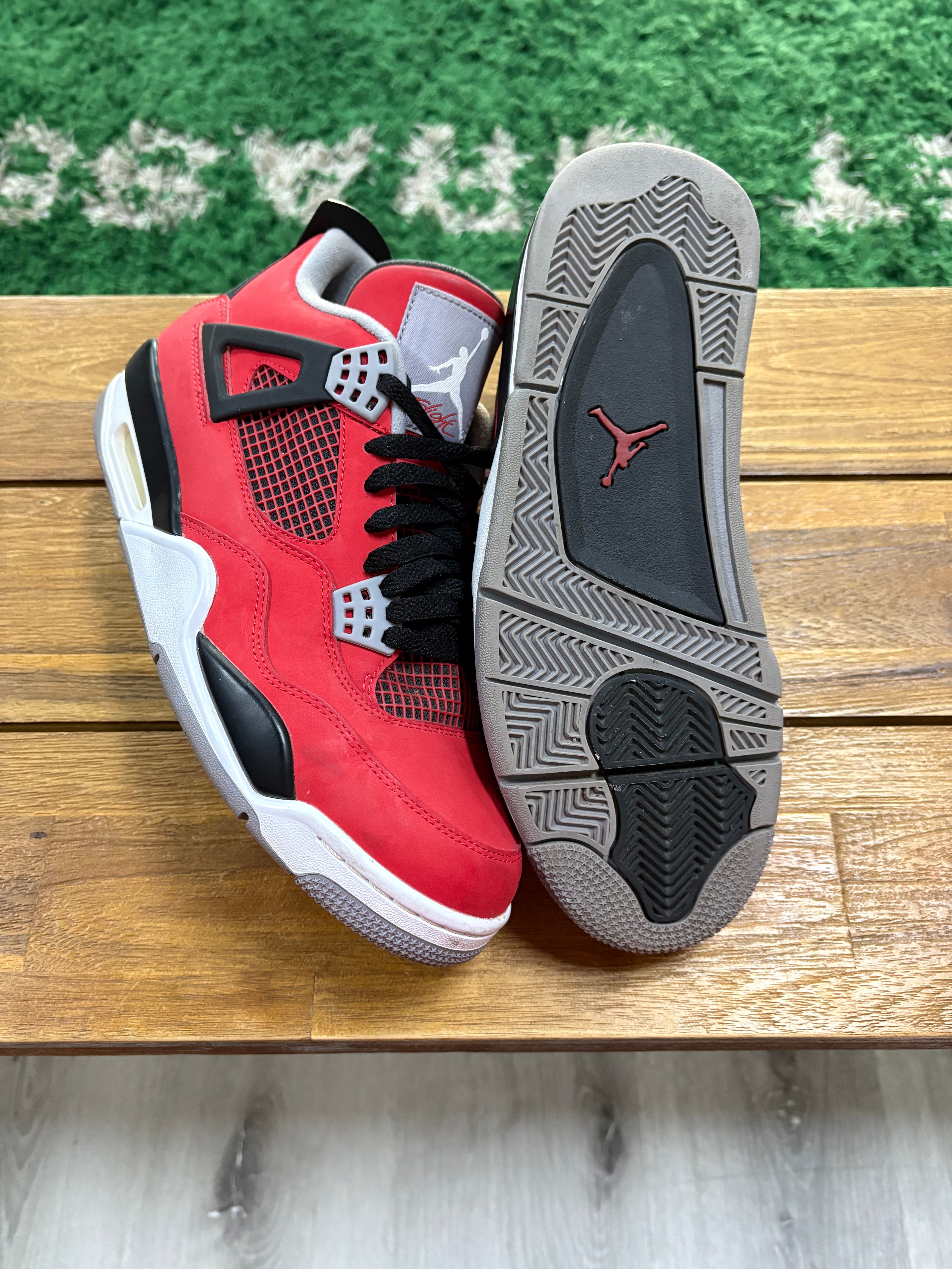 Air Jordan 4 Retro Toro Bravo