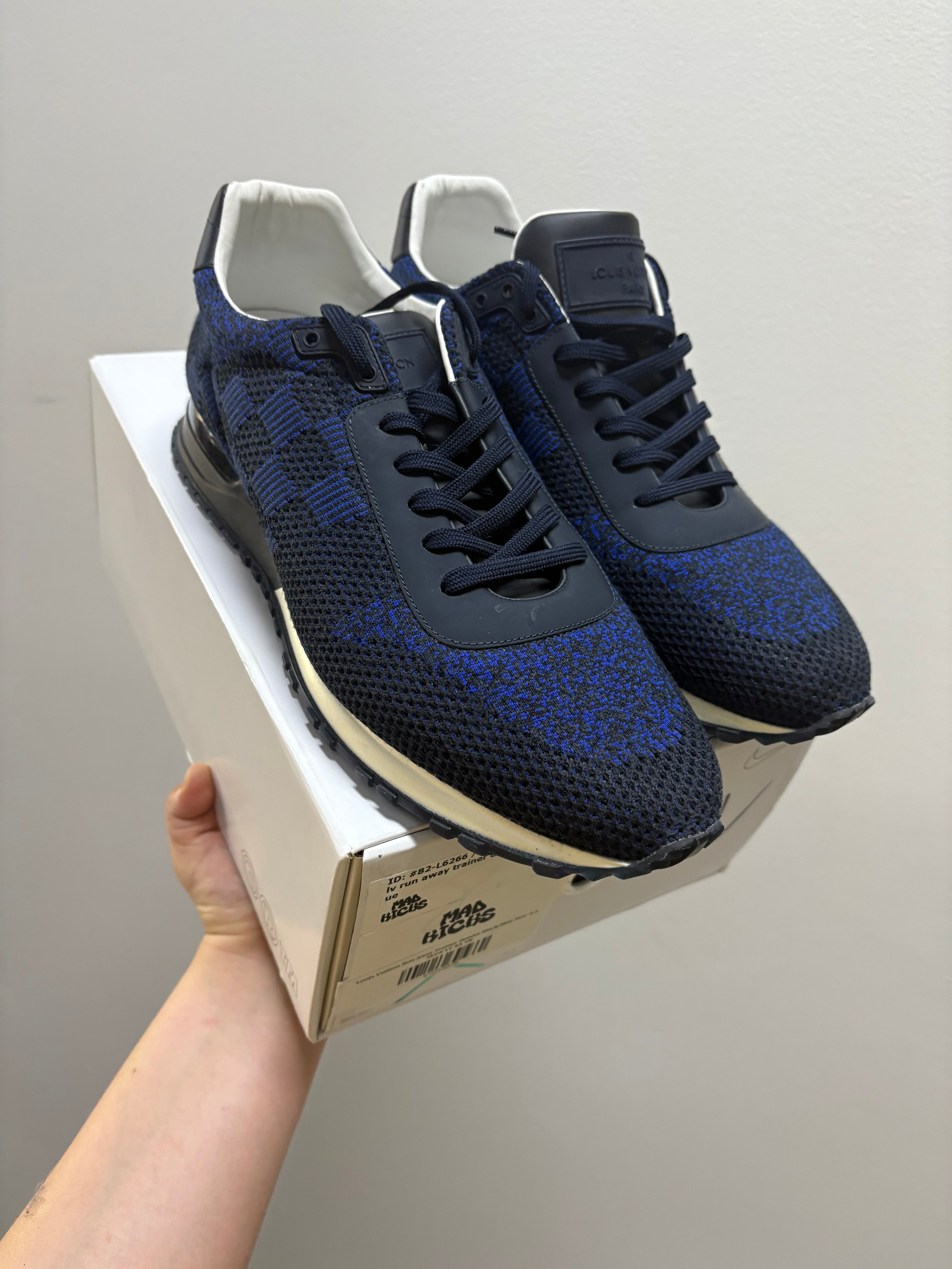 lv run away trainer demier black blue