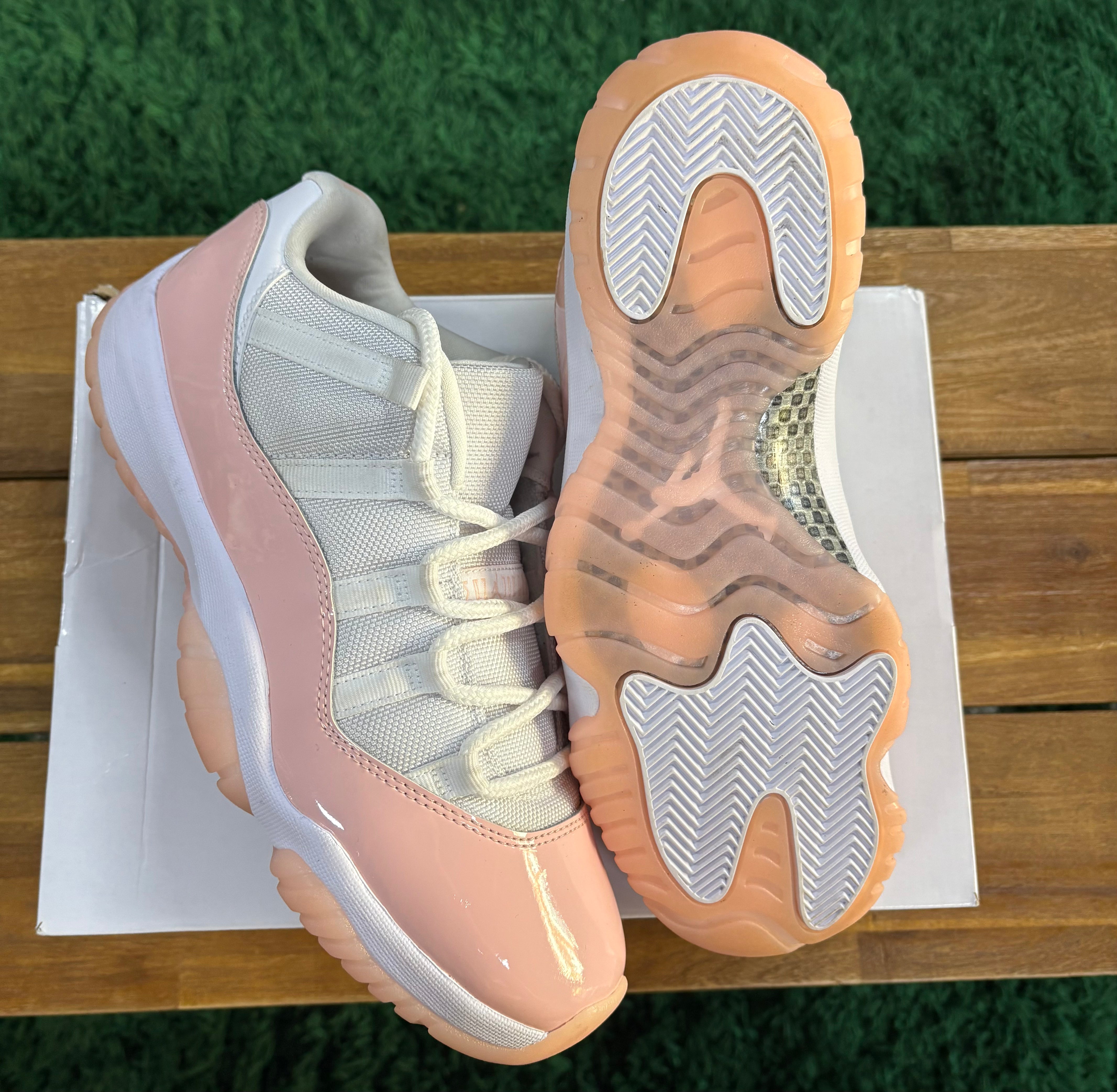Wmns Air Jordan 11 Retro Low Legend Pink