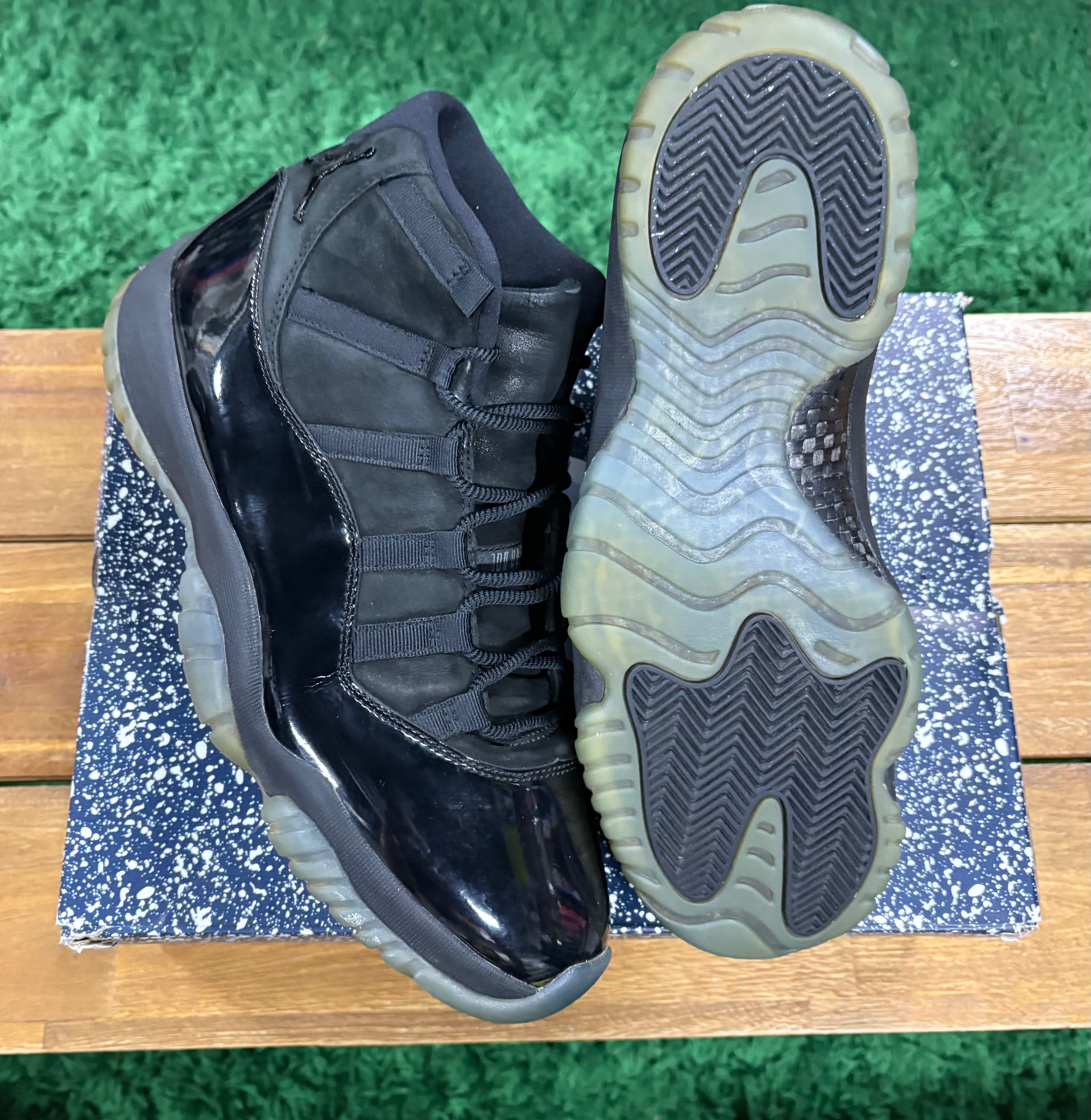 Air Jordan 11 Retro Cap and Gown