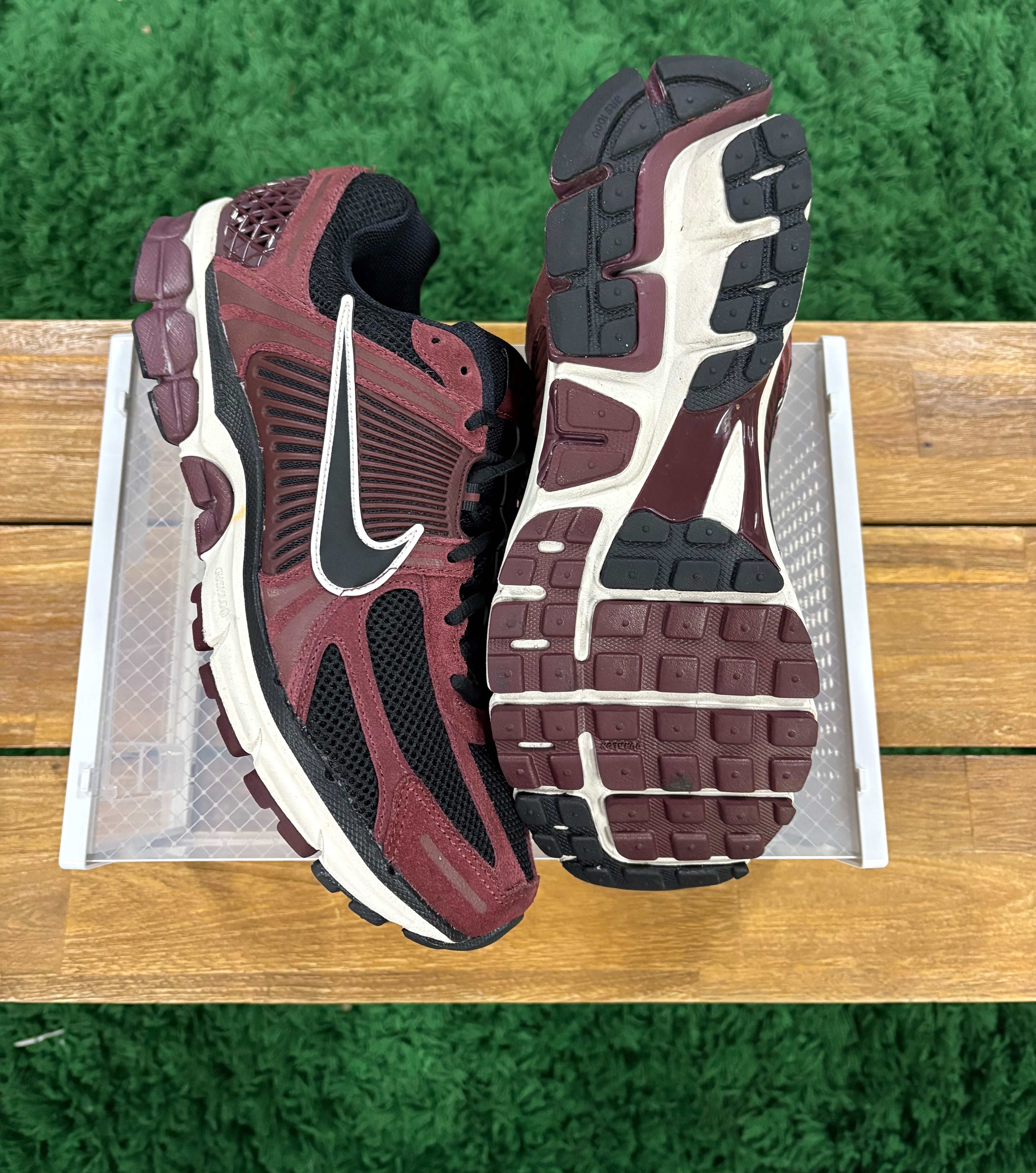 Nike Vomero Dark Team Red
