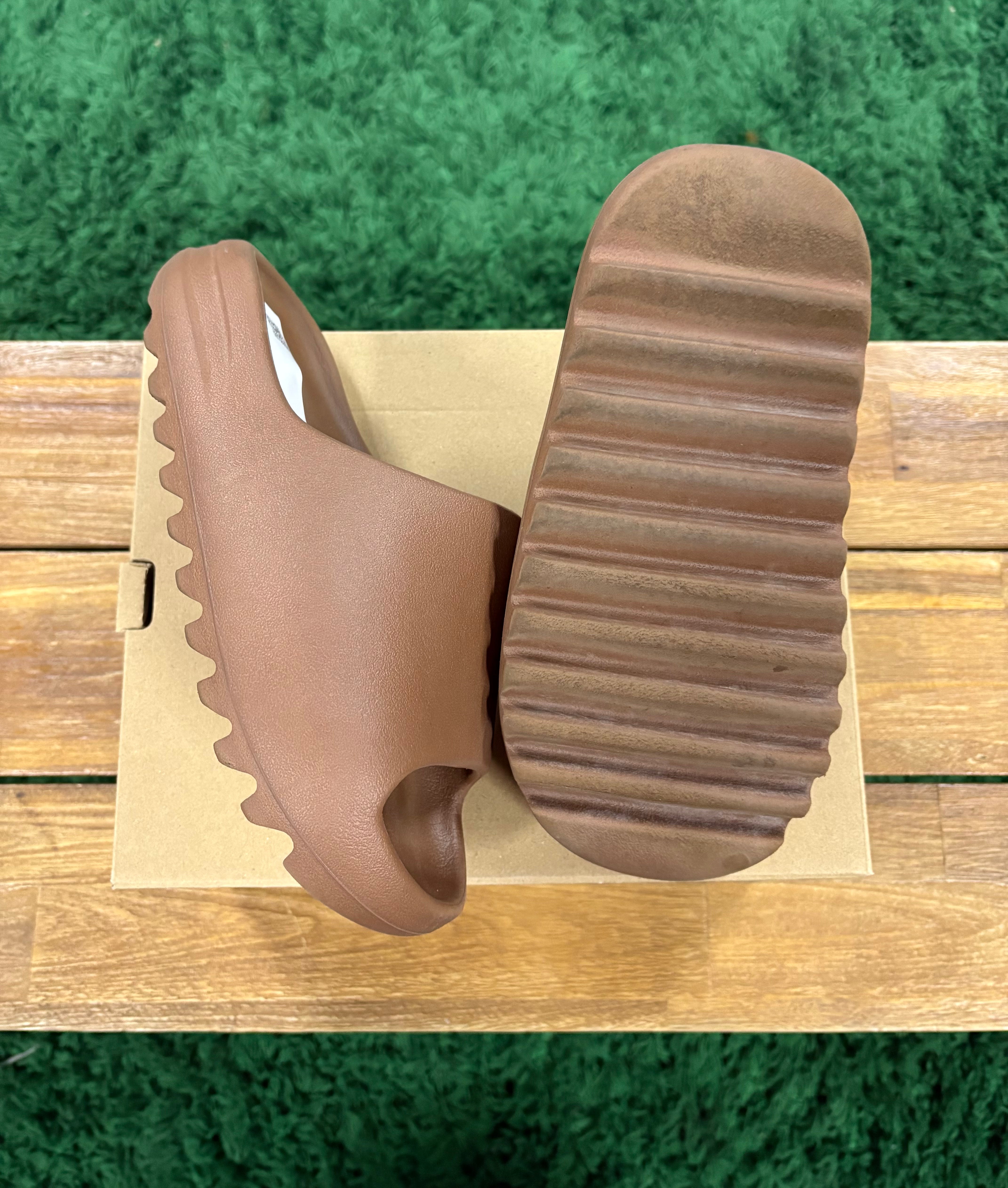 Yeezy Slides Flax