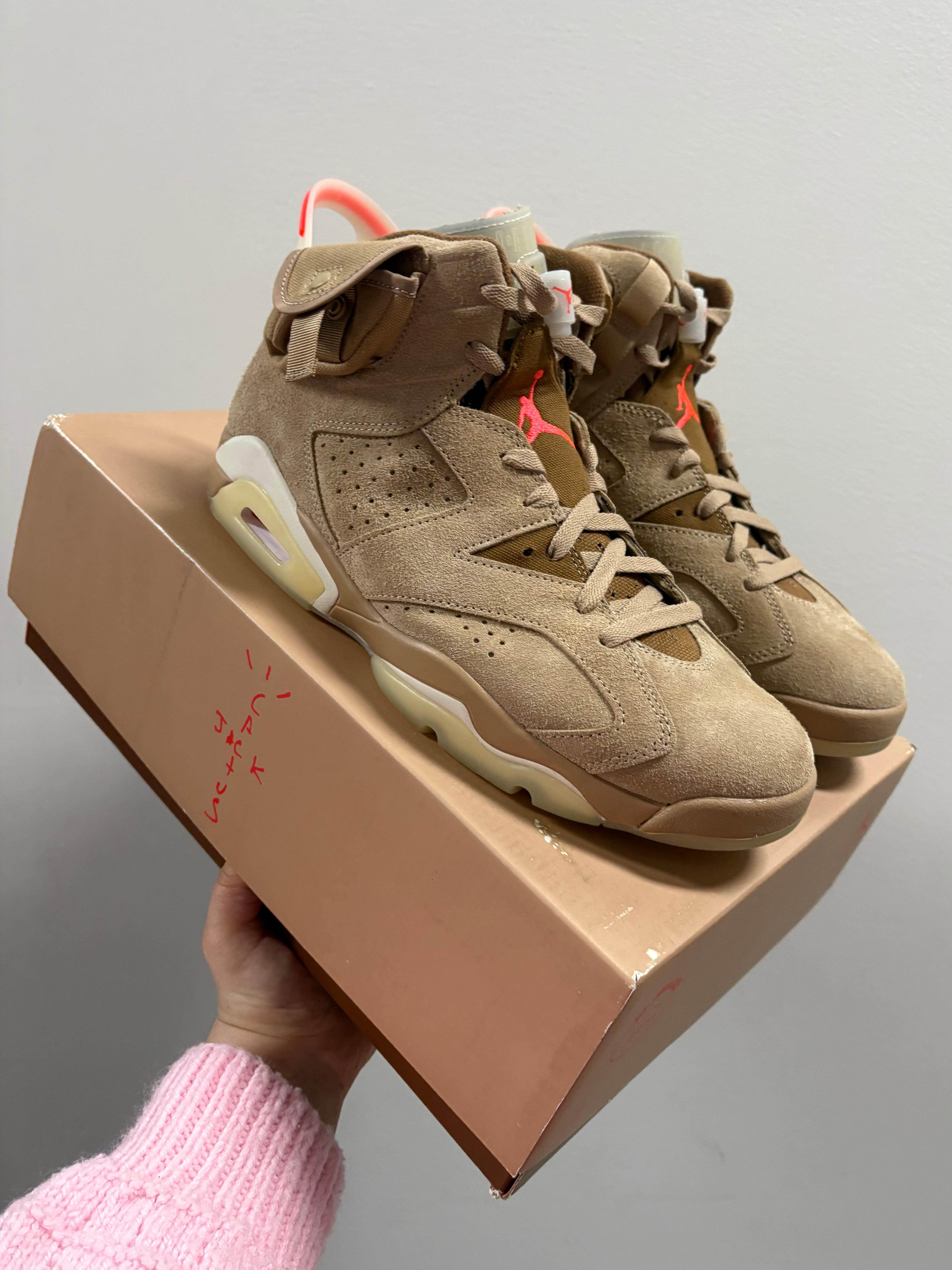 JORDAN 6 RETRO TRAVIS SCOTT BRITISH KHAKI (PAIR 2)