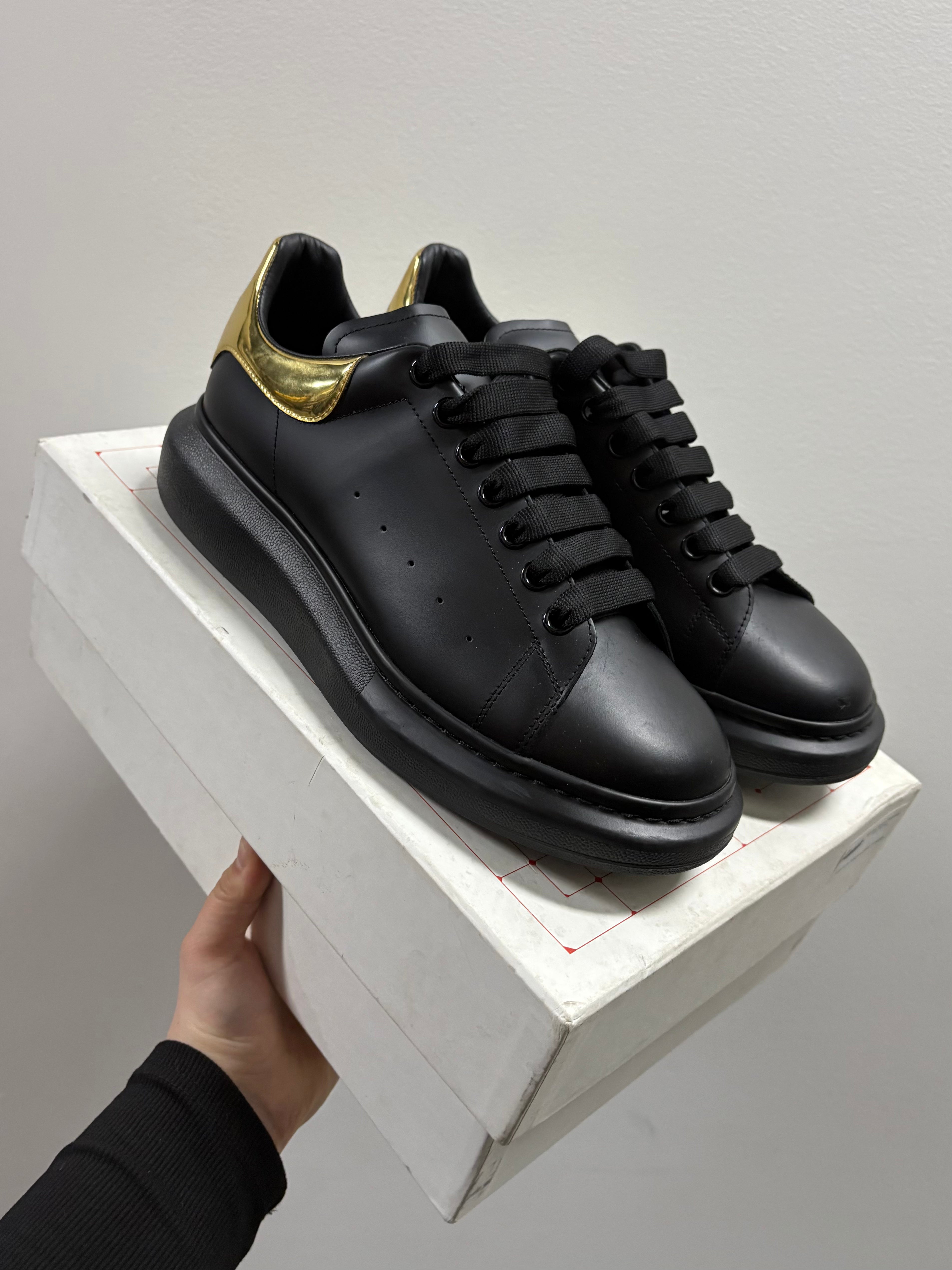 Alexander McQueen Oversized Sneaker Black Gold