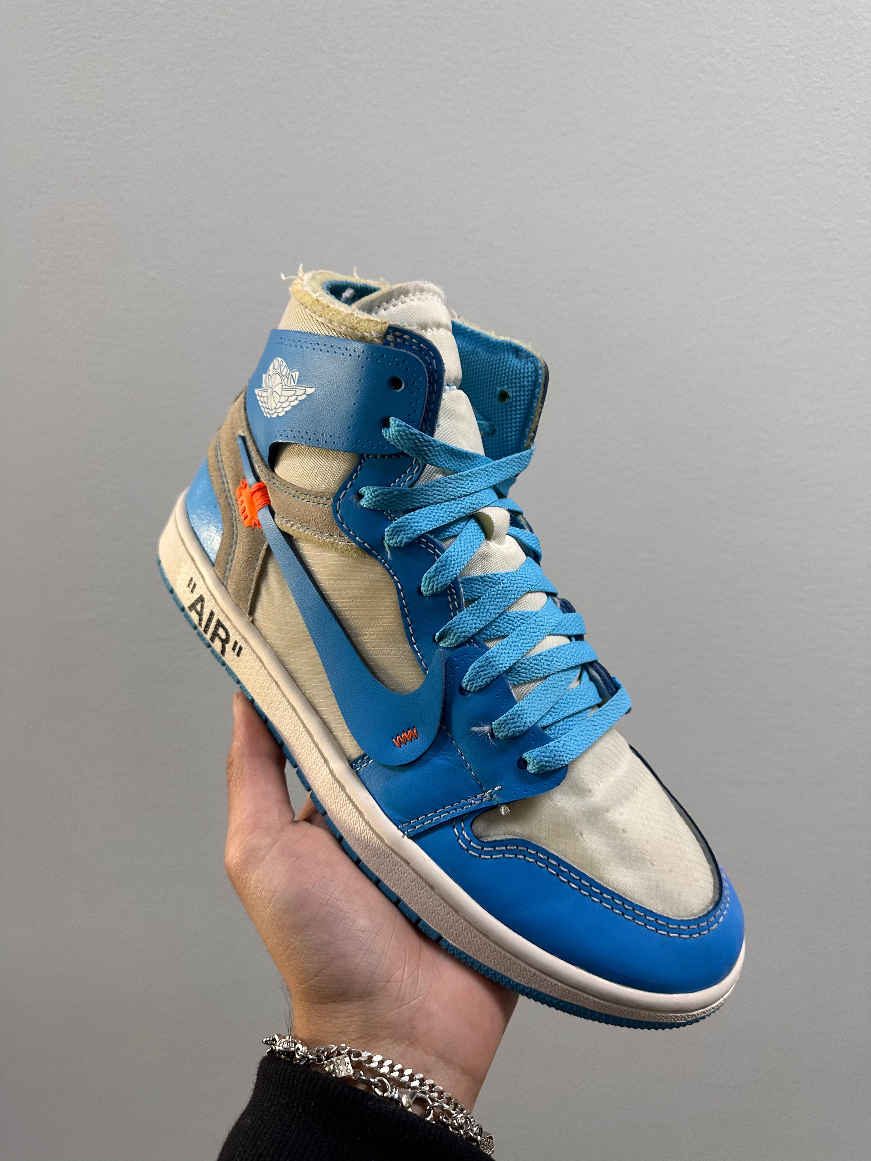 Off-White x Air Jordan 1 Retro High OG UNC