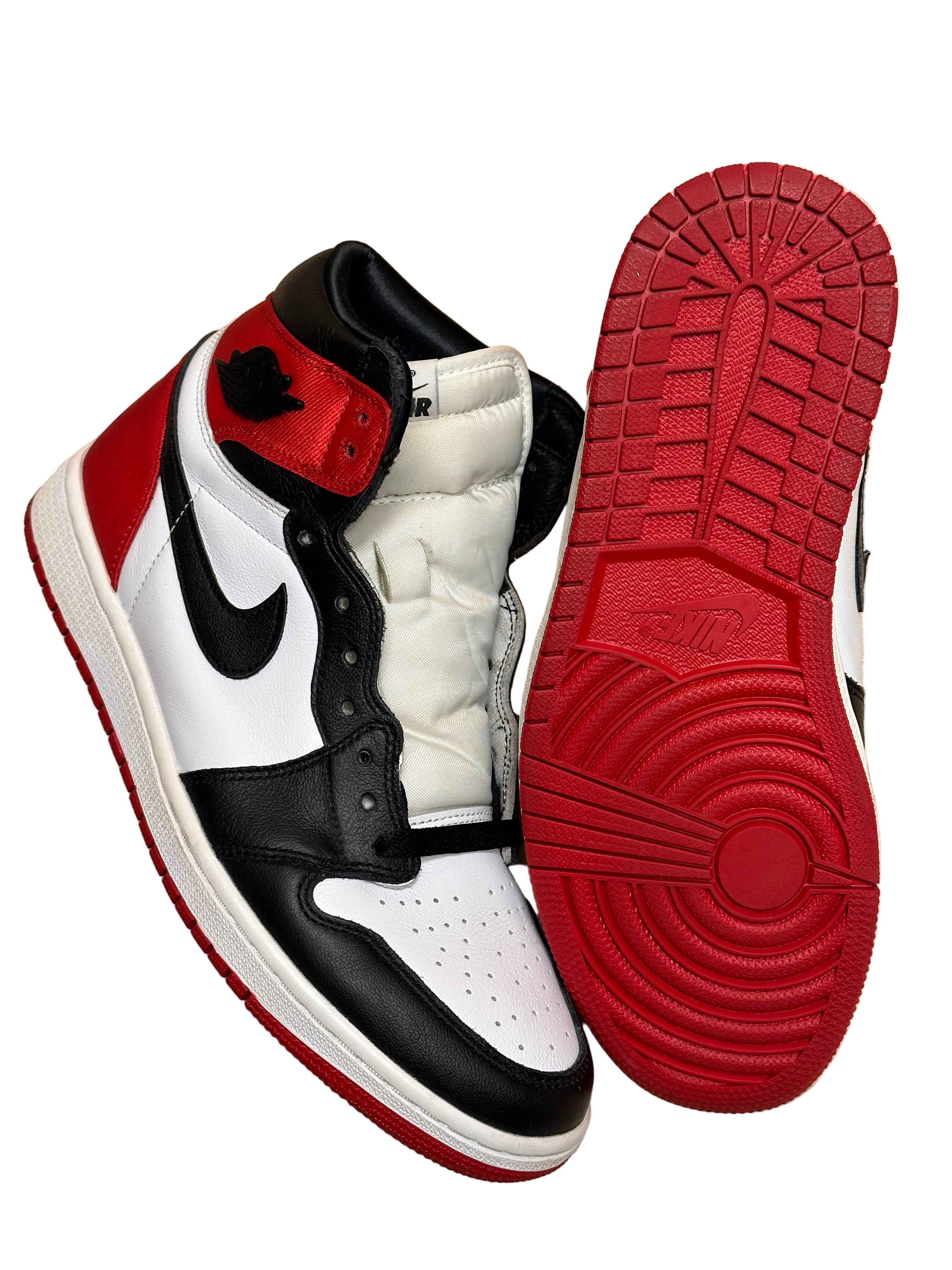 Wmns Air Jordan 1 Retro High Satin Black Toe
