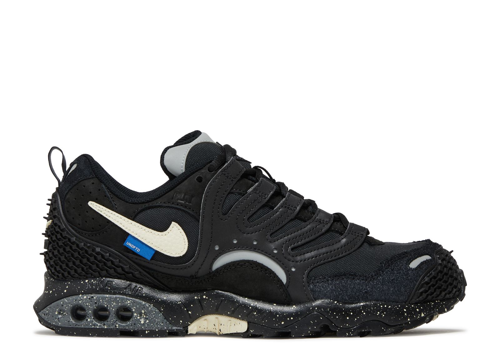 Undefeated x Air Terra Humara Black