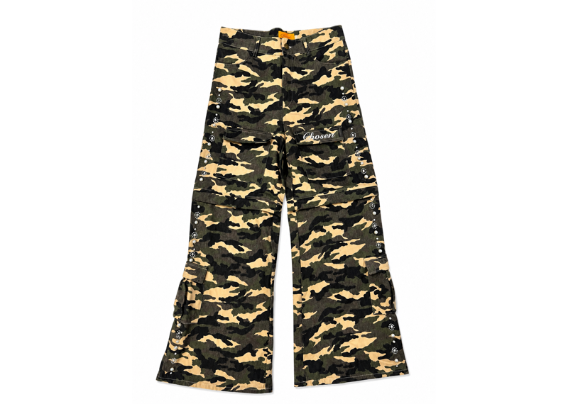 Chosen Camo Cargo Split Pant shorts
